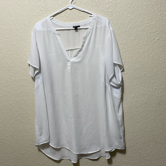 Torrid Women's White Lightweight Blouse. Good Condition. Size 3. - Picture 1 of 8